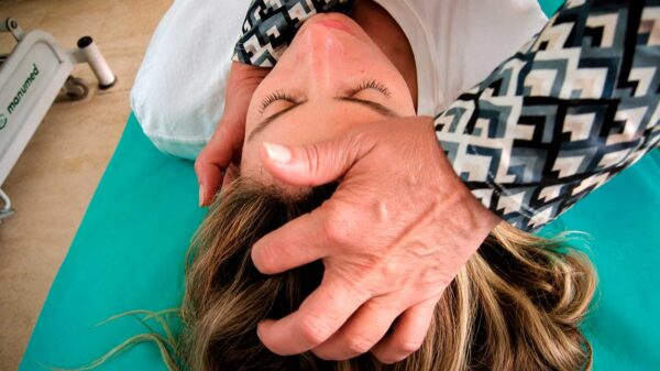 Abordaje terapéutico de suturas craneales con osteopatía Abordaje terapéutico de suturas craneales con osteopatía